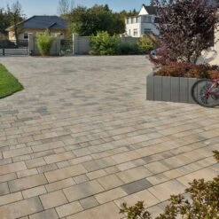 KANN Pflastersteine La Tierra Muschelkalk-nuanciert Läuferverband